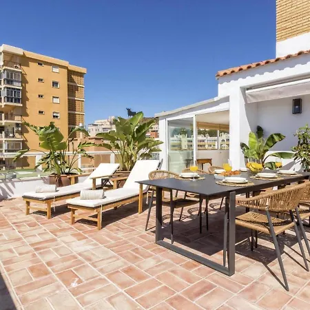 Beachfront Penthouse With Sea Views Appartement *