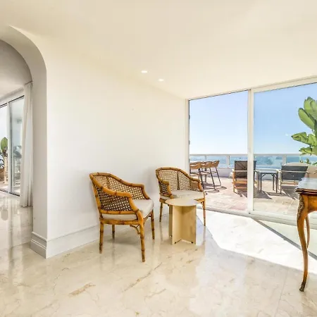 Appartement Beachfront Penthouse With Sea Views *