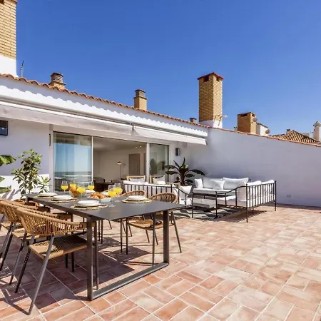 Beachfront Penthouse With Sea Views Appartement *