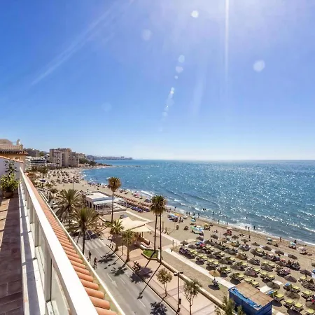 Beachfront Penthouse With Sea Views *